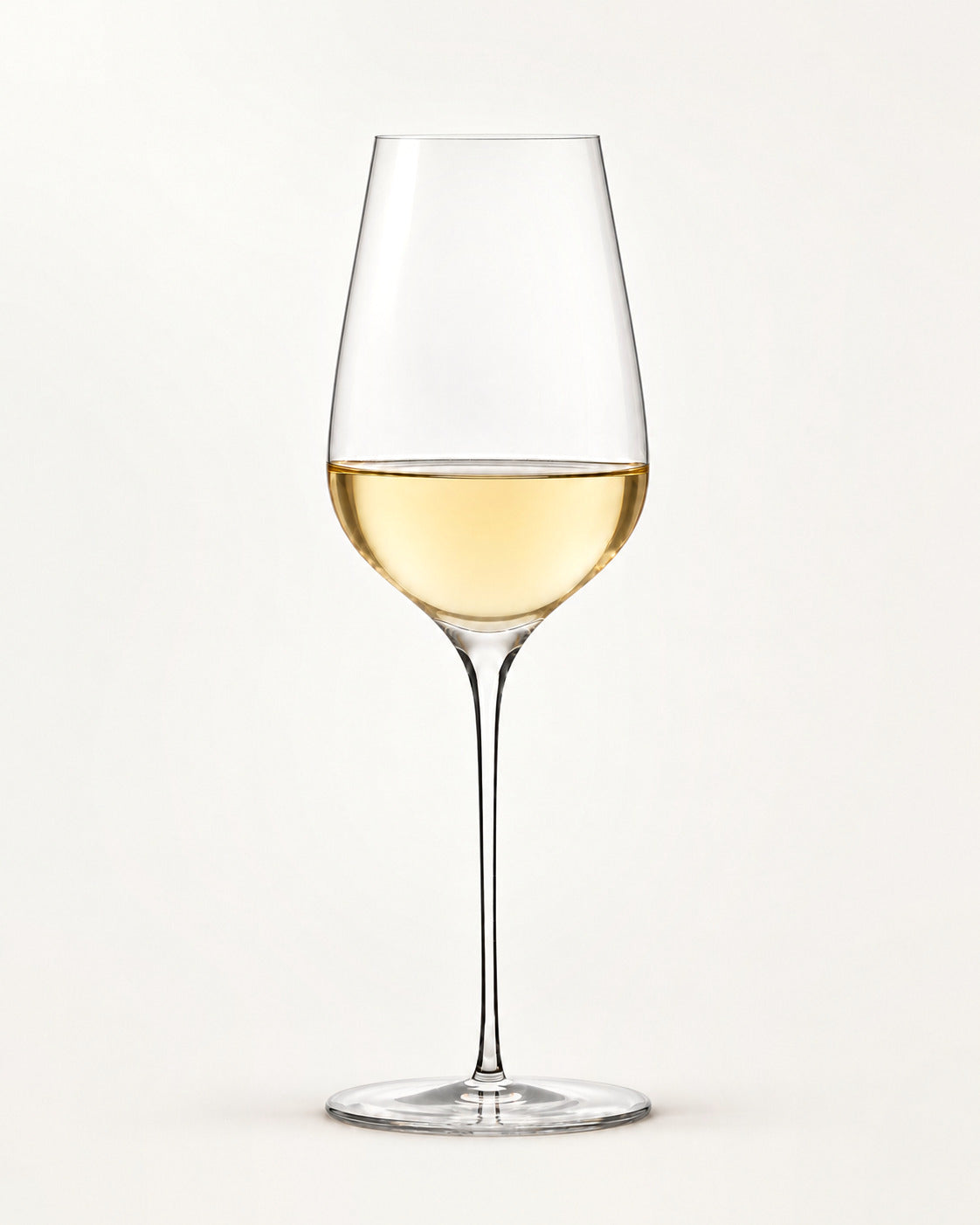 l'Empreinte wine glass with white wine