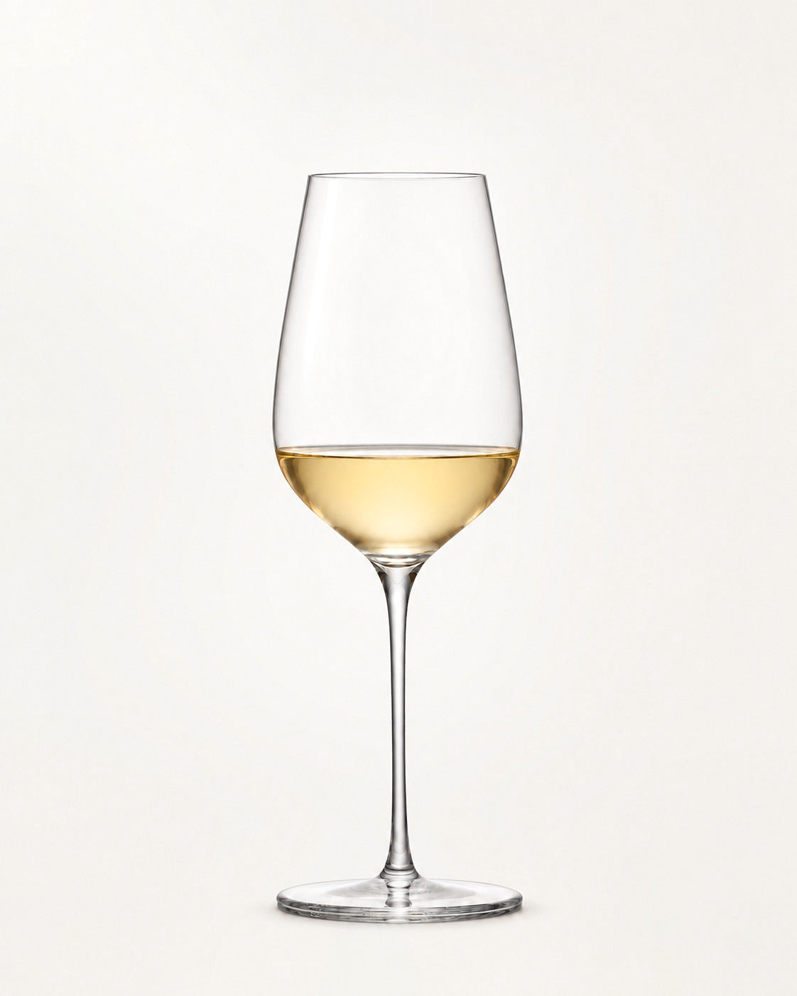 l'Universel wine glass with white wine